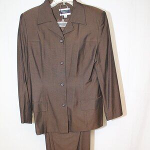 WOMEN'S BROWN PANT SUIT SIZE 16